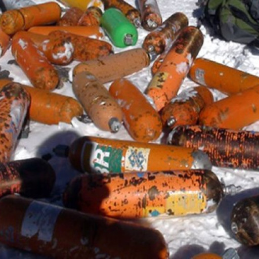 Agência denuncia que brasileiros deixam lixo no Monte Everest