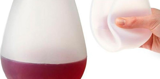 Empresa lança linha de taças de vinho de silicone para camping