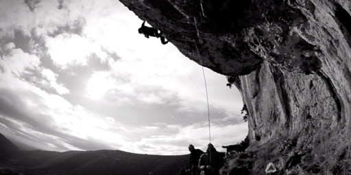 Liberado o trailer de “Prohibido escalar” – filme sobre proibição a acesso a lugares de escalada