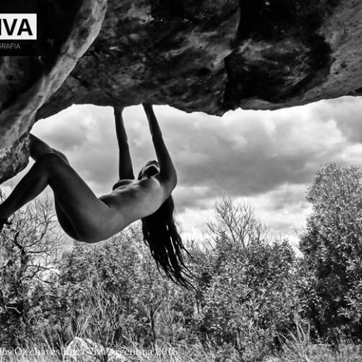 Fotógrafos argentinos lançam calendario 2016 de escaladoras