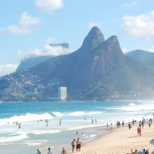 Escalada em aderências no Rio de Janeiro é documentada em vídeo de turista estrangeiro