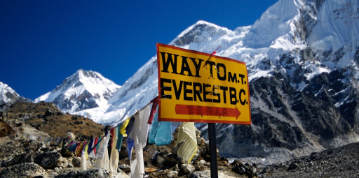 Governo do Nepal divulga os novos requisitos mínimos para escalar o Monte Everest em 2016
