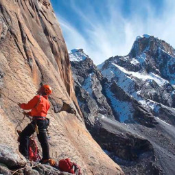 A espetacular escalada de Big Wall no Peru – La Esfinge