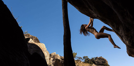 Mineira cria projeto fotográfico de nu artístico de escaladoras brasileiras
