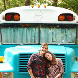Casal transforma clássico ônibus escolar em motorhome