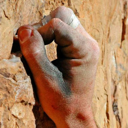 Escolhas ruins de um escalador: Qual a posição da mão que mais lesiona?