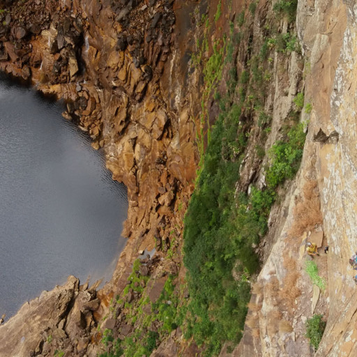 Uma cordada feminina escalando na Cachoeira do Tabuleiro – Veja o relato completo da história