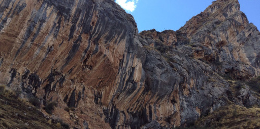 Conheça Pitumarca: O paraíso (quase virgem) de escalada em calcário no Peru