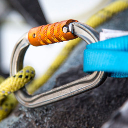 Tensões em cordas: um nó em uma corda diminui a resistência?