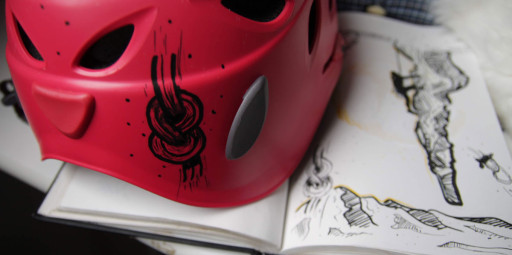 Montanhista usa sua arte em capacetes para incentivar a segurança na escalada