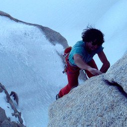 Filme que documenta primeira ascensão em solitário no Cerro Torre é disponibilizado na íntegra