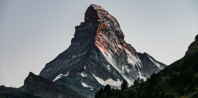 Guias alpinos abandonam escaladas por condições excessivamente perigosas na montanha
