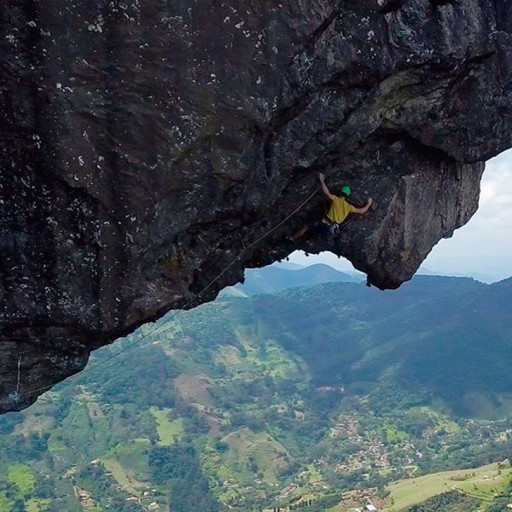 Escalador libera via de escalada esportiva em São Paulo que pode ser a mais difícil do Brasil