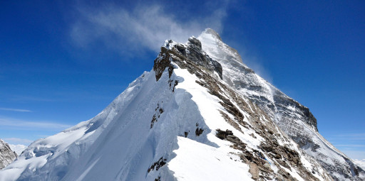 No Monte Everest, China instala antena de 5G mais alta do mundo