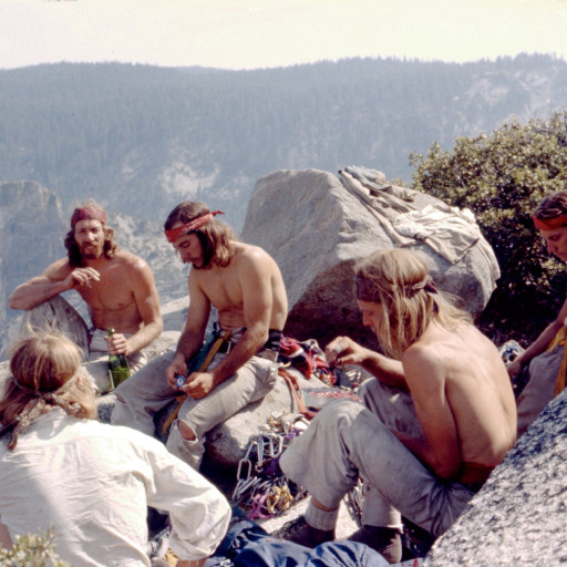História do movimento hippie: Como a contracultura moldou a cultura de esportes outdoor