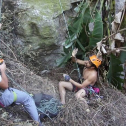 Vídeo de queda de escalador brasileiro ao chão é destaque em revista norte-americana