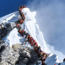 Nepal cria regras e taxas para tirar fotos no Monte Everest