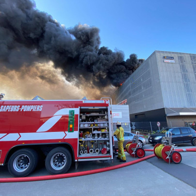 Academia recém inaugurada é destruída em incêndio na Suíça