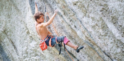 Théo Blass: Criança de 12 anos torna-se a mais jovem a escalar via de 11c