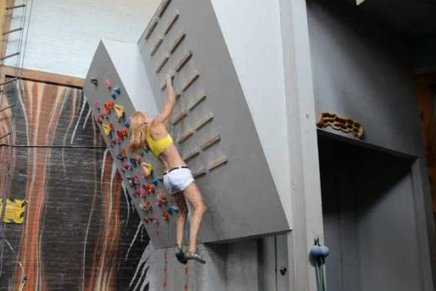 Assista ao espantoso vídeo de treinamento de escalada somente para mulheres