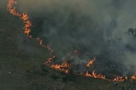 Fogo destrói vegetação na Serra do Cipó há cinco dias. Parque está fechado a visitação