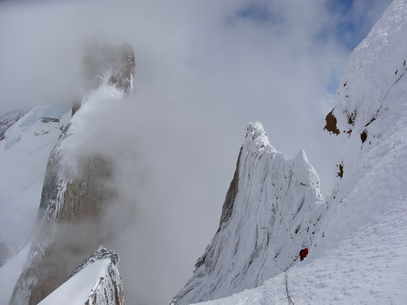 Escalando a via "Cara Sur" no Cerro Pollone - El Chalten, 2013 | Foto: Max Fisher