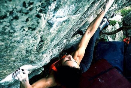 Jordana Agapito torna-se a primeira mulher a escalar Boulder V12 no Brasil