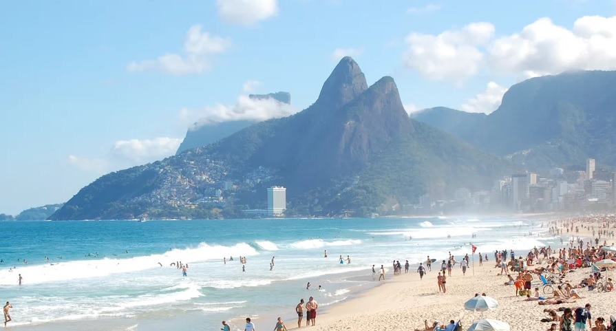 Rock-Climbing-in-Rio-de-Janeiro-1