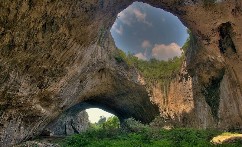 caverna-Prohodna-1