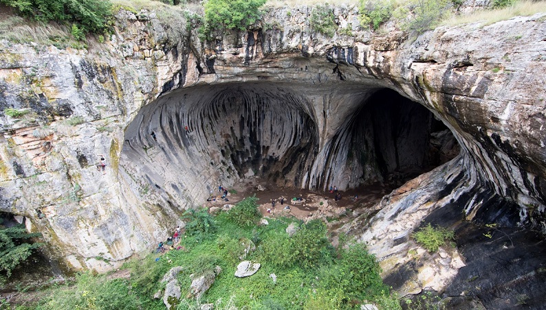 caverna-Prohodna-2