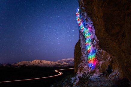 Escalador realiza projeto de fotos longa exposição em escalada noturna