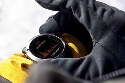 Marca de relógio lança modelo que une GPS e tecnologia de carregamento solar