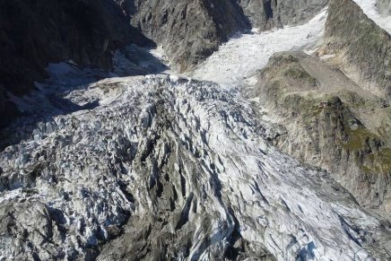 Especialistas detectam perigo de colapso de geleira no maciço do Mont Blanc