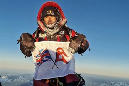 Nirmal Purja anuncia que escalou o K2 no inverno sem oxigênio suplementar