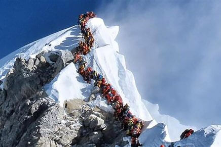 Montanhista adverte comunidade que o Everest está perdendo neve