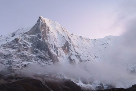 Montanha no Himalaia é escalada com material “roubado” e cria polêmica no montanhismo