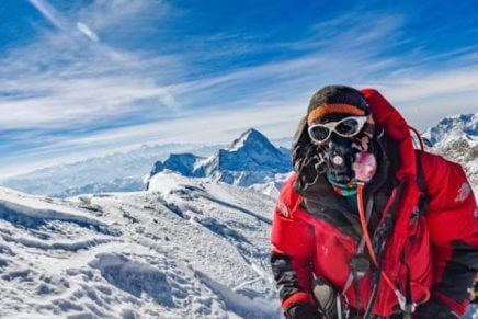 Montanhista sobrevive 23 minutos soterrado em 20 metros de neve após avalanche