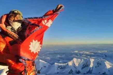 Montanhista nepalês escala as 14 montanhas mais altas do mundo duas vezes